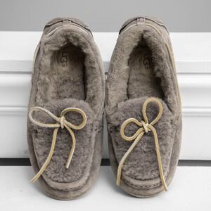 UGG Dakota Moccasin Slippers 7 Grey Suede Wool Lined Cozy Loungewear House Shoes